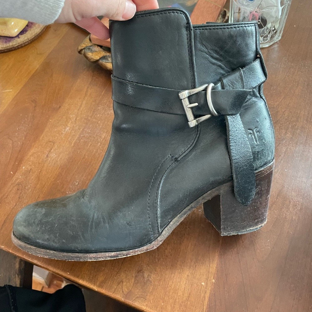 Frye Womens 9B low boot